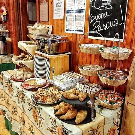 فندق Italia 3*