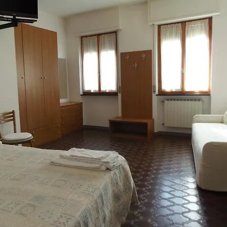 意大利酒店 莫内利亚